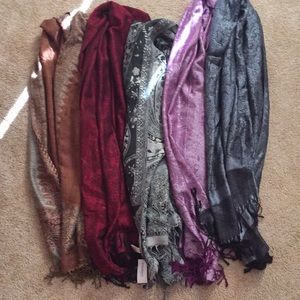 Lot of scarves / Pashmina scarf